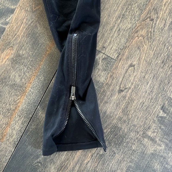 Athleta leggings size medium - Picture 2 of 3